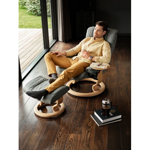 FAUTEUIL MAYFAIR STRESSLESS PIEDS CLASSIC AVEC REPOSE PIEDS (en cuir paloma)